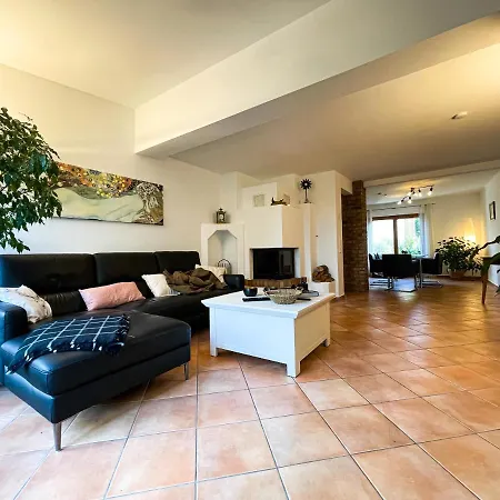 Behagliches Haus Mit Kamin Und Romantischem Garten Apartment *