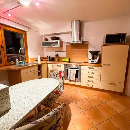 Apartment Behagliches Haus Mit Kamin Und Romantischem Garten